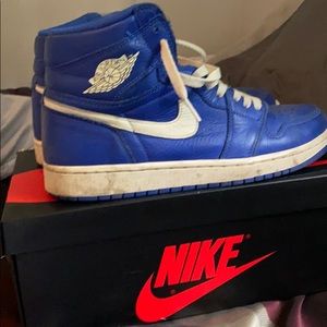 Air Jordan 1 hyper royal
